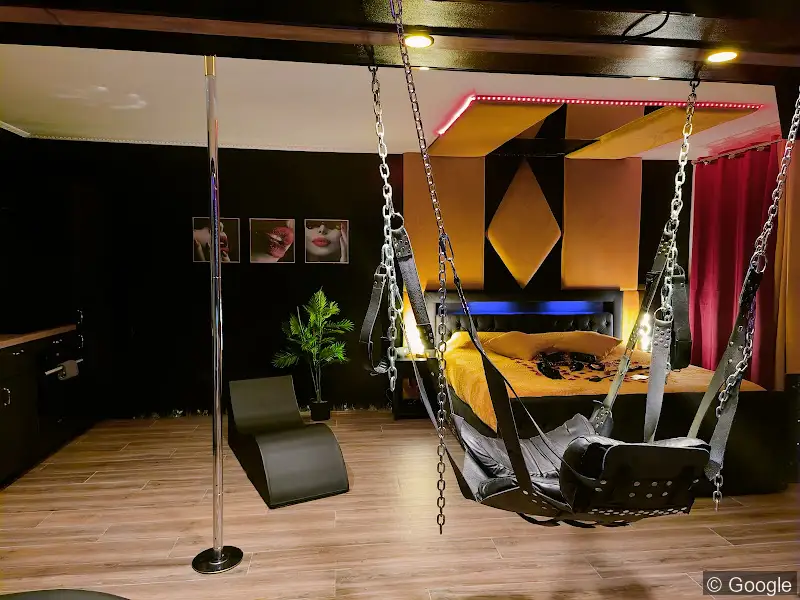 Photo 3 de La Loveroom BDSM luxe des désirs de nice, lieu libertin à Nice