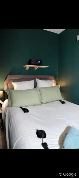 Photo de La Petite Suite avec Spa - Love Room à Brest, lieu libertin à Brest